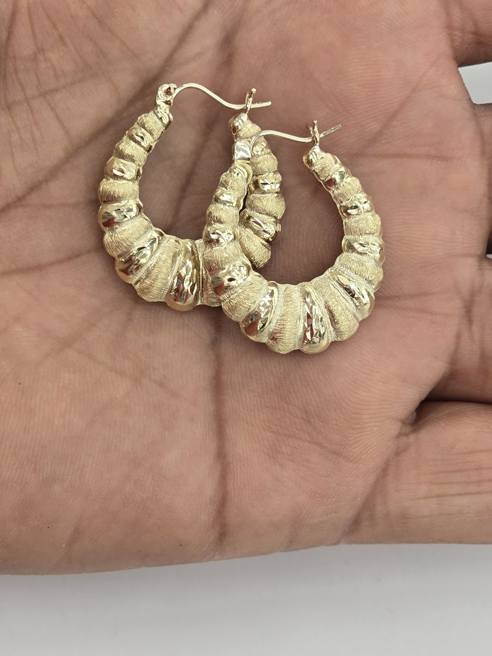 10kt Real Gold Diamond Cut Shrimp Style Hoop Earring